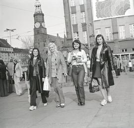 Kobiety na pl. Solnym we Wrocławiu